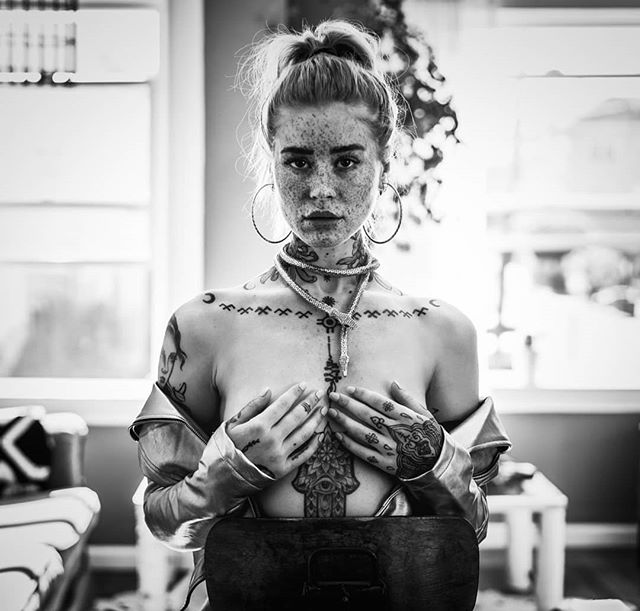 tattoo model pollyellens