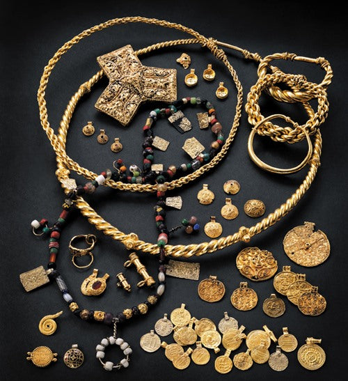 The VÍKINGR Exhibition - The Hoen Hoard from Buskerud Norway. Photo by Ove Holst. 