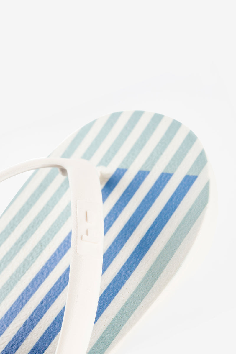 BLUE TROPEZ Flip Flops
