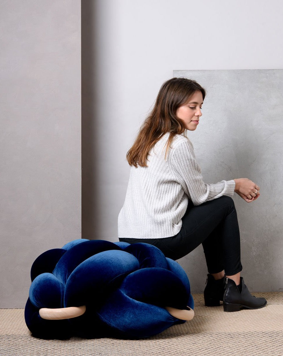 (L) Velvet Mid Night Knot Floor Cushion