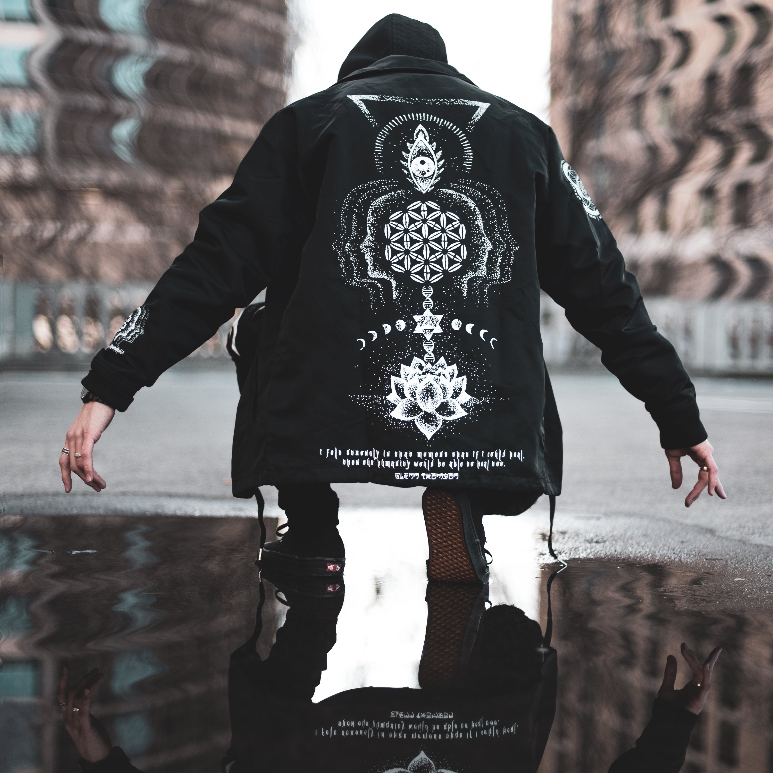 EVOLUMINATE // All-Season Hooded Windbreaker Jacket