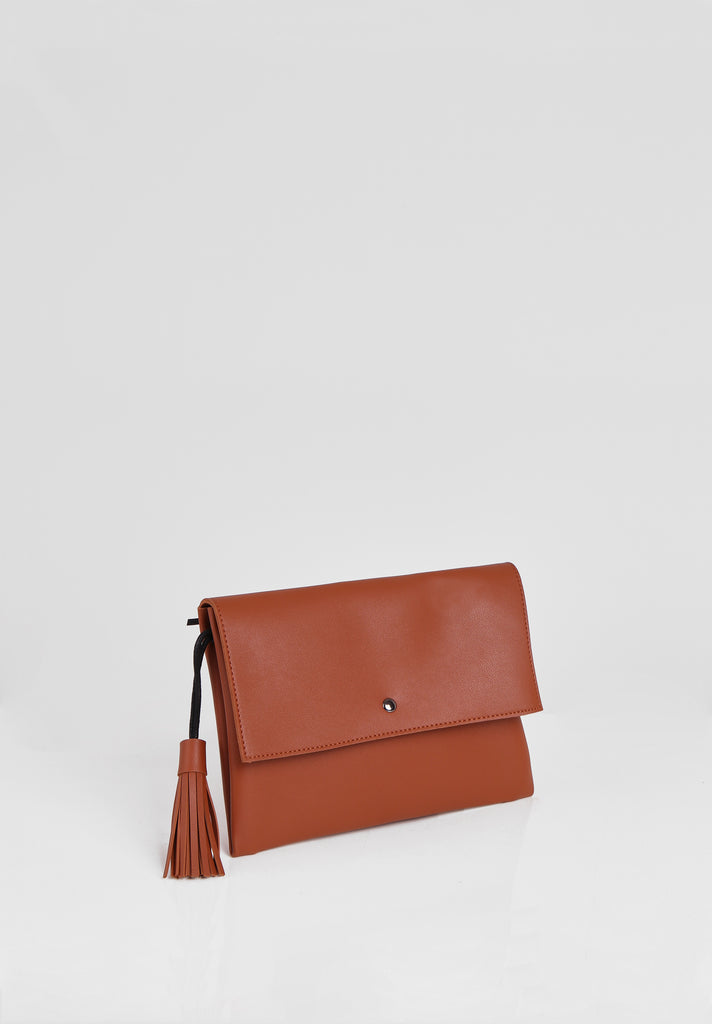 SMB2680-TAN TASSLE ENVELOPE SHOULDER BAG view 4
