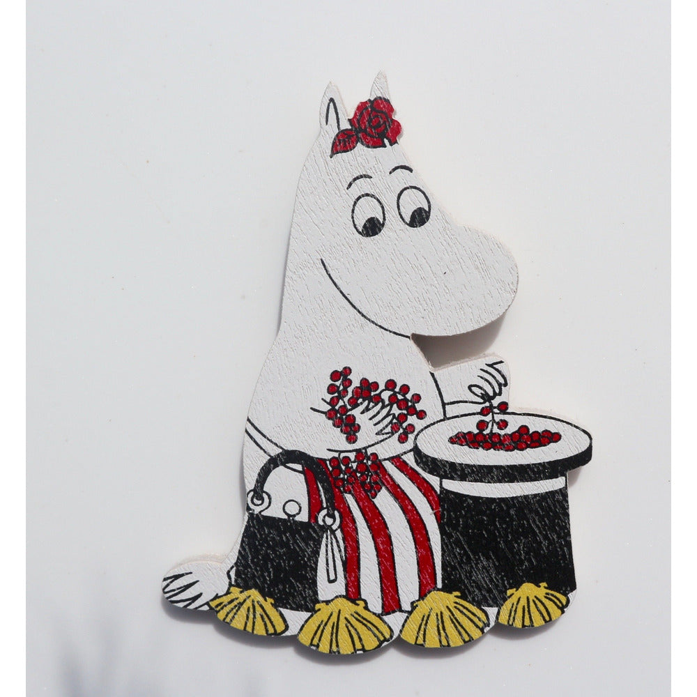 Wooden Magnet Moominmamma And Berries