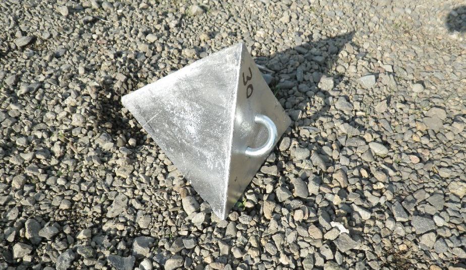 pyramid anchor for driftboat