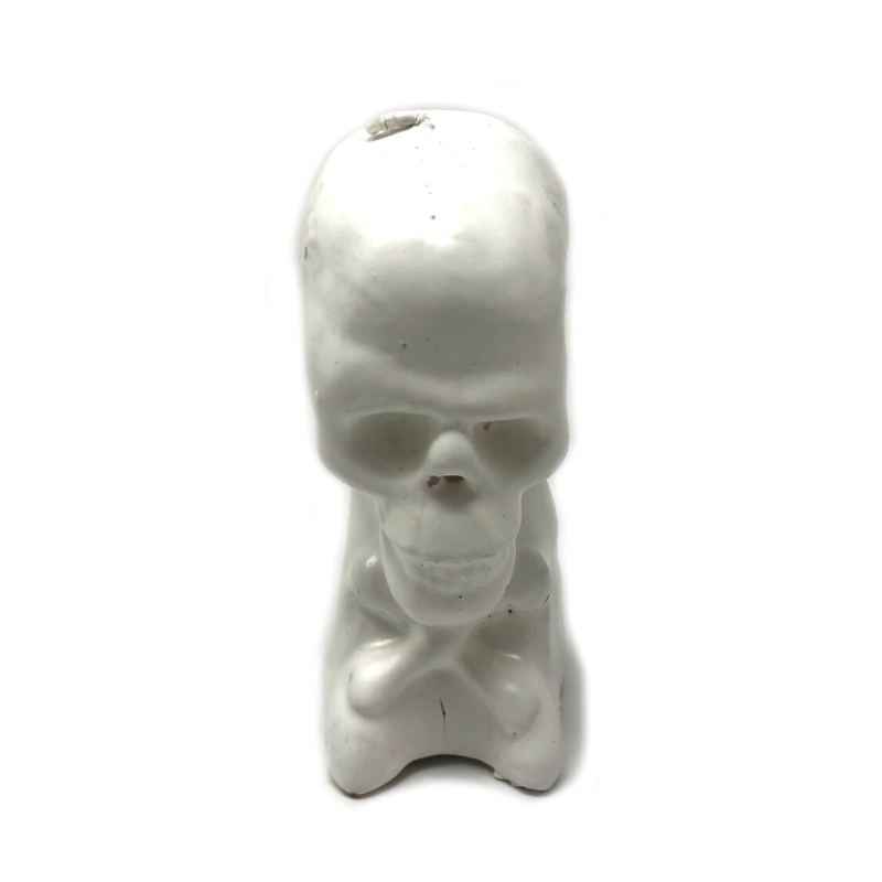 figurine crossbones