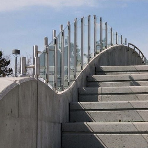 Glass stair railings_Ontario Science centre