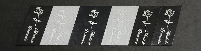 Etichete din satin alb sau negru imprimate cu argintiu