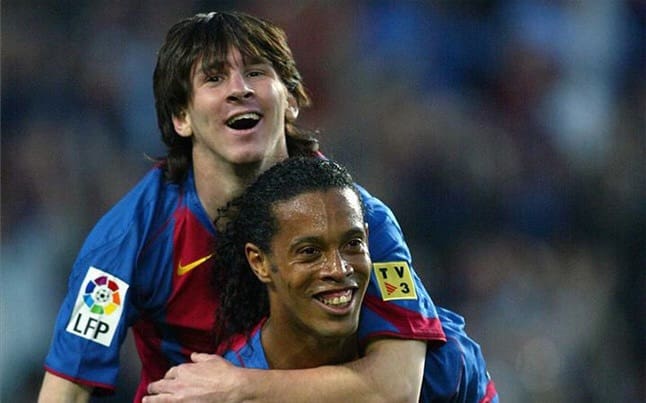 Fan de Ronaldinho Le maillot que tu portais du FC Barcelone a une histoire incroyable
