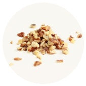 Ideal for baking, walnuts crumbs are mainly used in cakes and cookies.