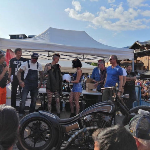2-saints-remise-de-trophée-harley-davidson-days-morzine