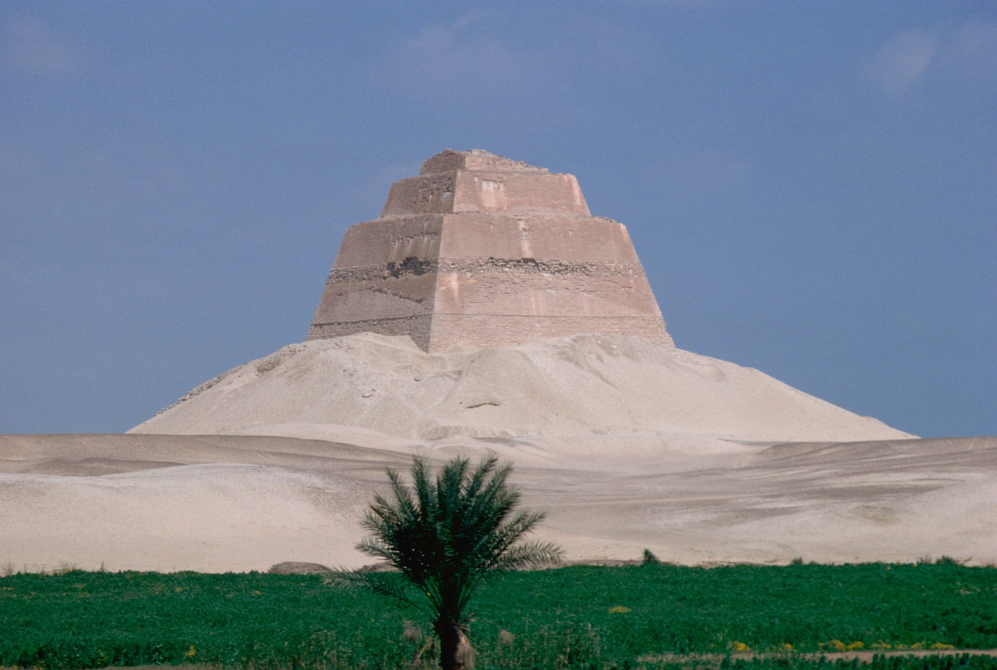 pyramide-de-maydum