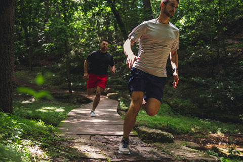 running shorts with smartphone pocket