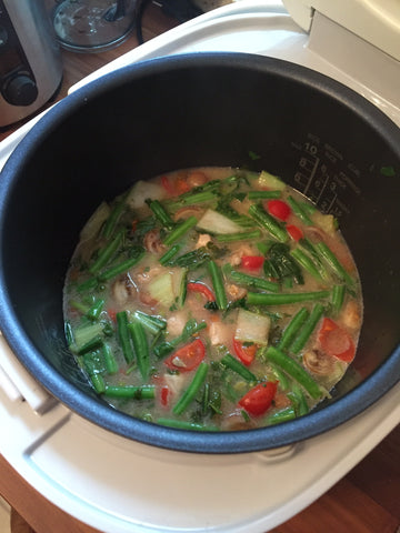 Tom Kha Gai Thai Suppe mit Kokos im Reiskocher Multikocher KIC-180 KeMar Kitchenware