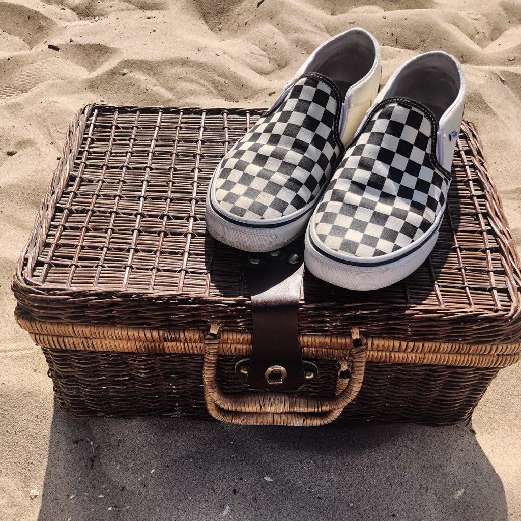 vintage beach basket 