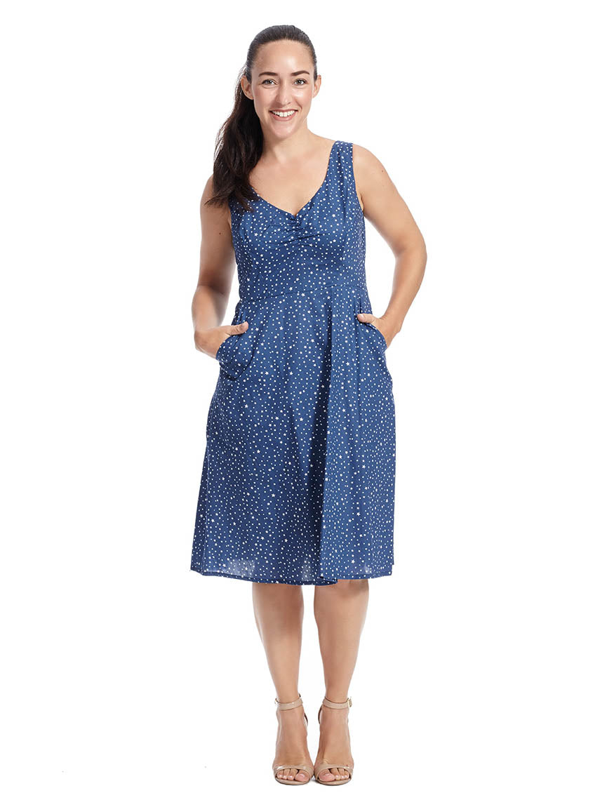 Zoe Dress In Star Print Cherry Velvet Gwynnie Bee Rental