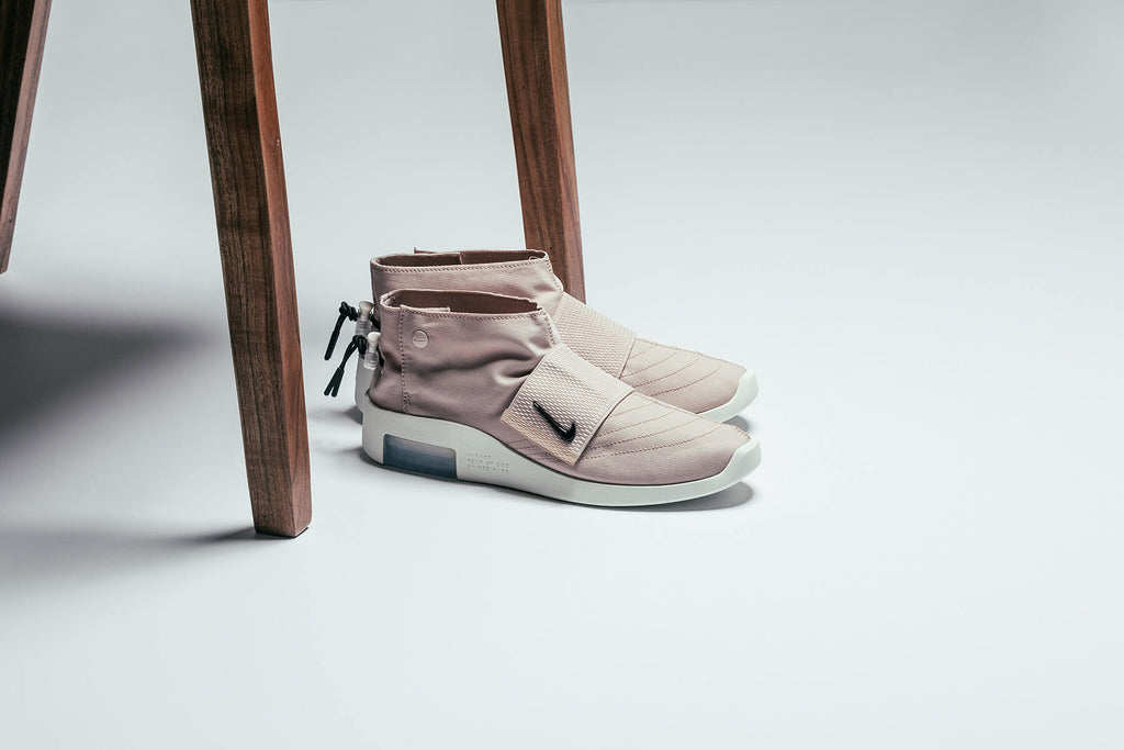 hijack So far Playing chess Nike x Fear of God Moc "Particle Beige/Black/Sail" Coming Soon – Feature