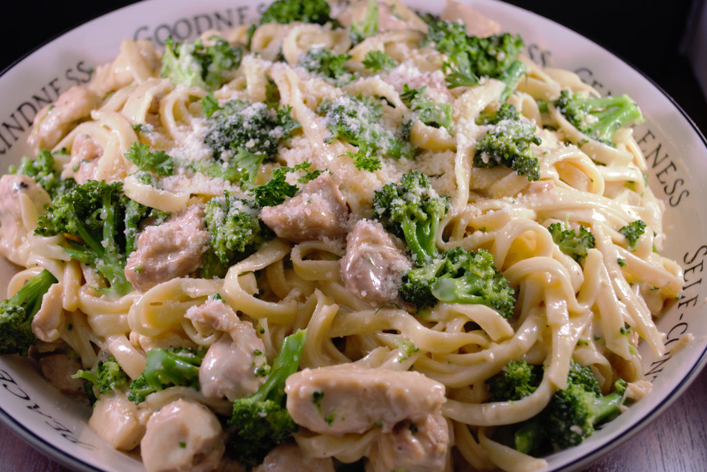 chicken broccoli pasta alfredo pregame meals healthy hockey eat before game players carbohydrates protein fats nuts meat pregame snacks