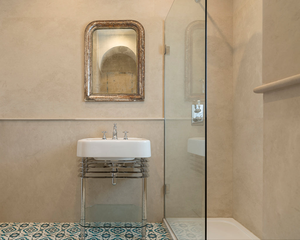 Limestone Persiano for bathroom wall cladding