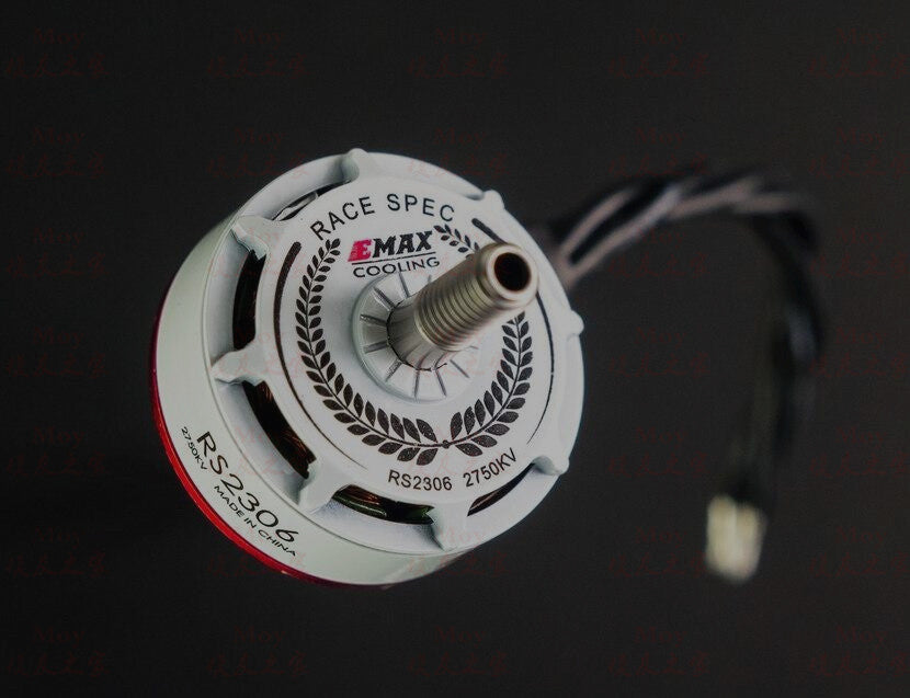4pcs EMAX RS2306 2750KV Motor sin escobillas 3-4S Lipo White Edition para FPV Racing Quadcopter